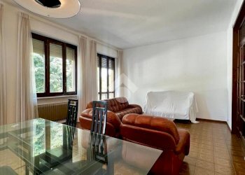 Apartment Corso Michele Coppino, Alba - photo 1