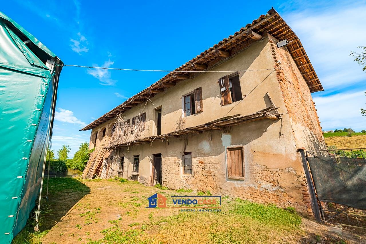 Rustic Santa Vittoria d'Alba - photo 1