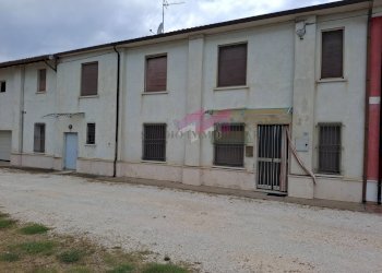 Foto 1 - Casa semi indipendente Serravalle a Po - foto 1