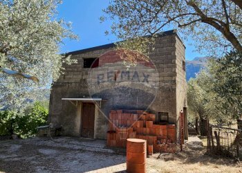 PROSPETTO PRINCIPALE LATO OVEST - Casa indipendente Contrada Fere
 
snc, Alcara Li Fusi - foto 5