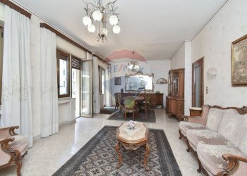 Sala da pranzo - Appartamento Via Fimia
 
18, Catania - foto 8