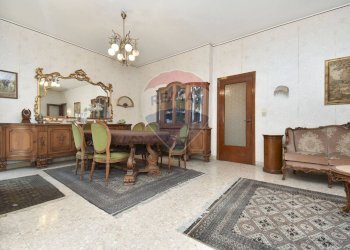 Sala da pranzo - Appartamento Via Fimia
 
18, Catania - foto 11