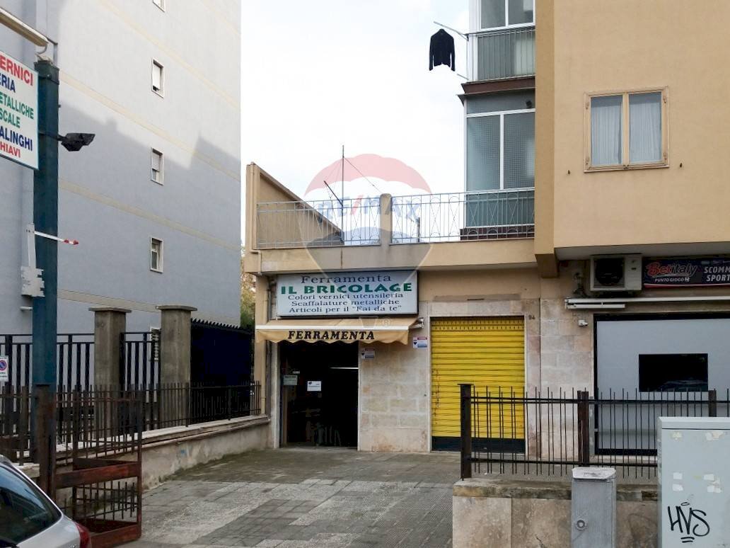 Edificio all\'aperto - Commercial Premises Viale Concilio Vaticano
 
92/94, Bari - photo 2