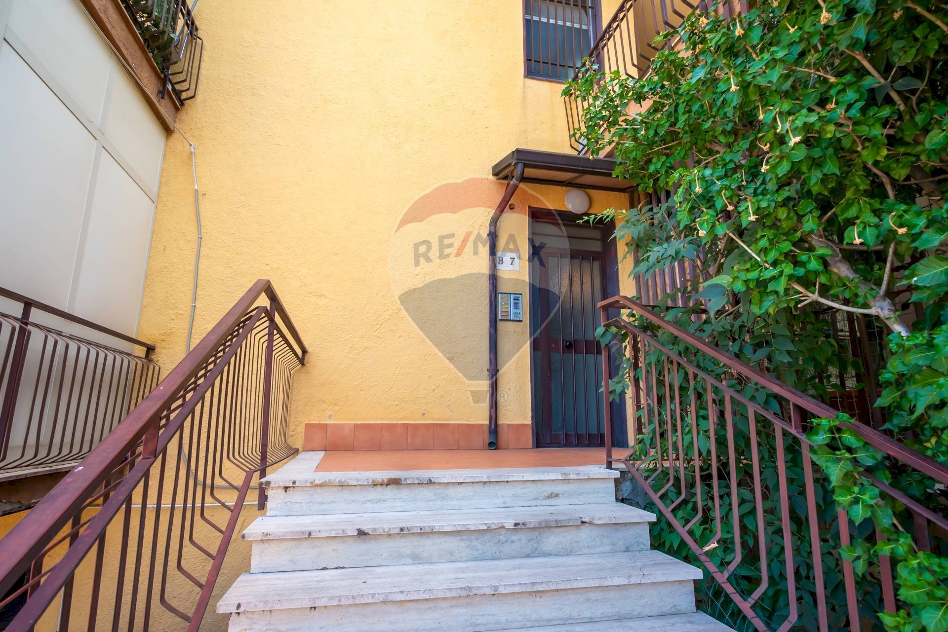 Scale - Two-room apartment Via Porticato
 
2, Giardini-Naxos - photo 1