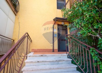 Scale - Bilocale Via Porticato
 
2, Giardini-Naxos - foto 4