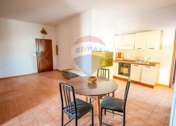 Sala da pranzo - Bilocale Via Porticato
 
2, Giardini-Naxos - foto 7