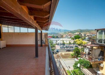 Balcone - Bilocale Via Porticato
 
2, Giardini-Naxos - foto 1