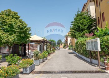 Edificio all\'aperto - Bilocale Via Porticato
 
2, Giardini-Naxos - foto 20