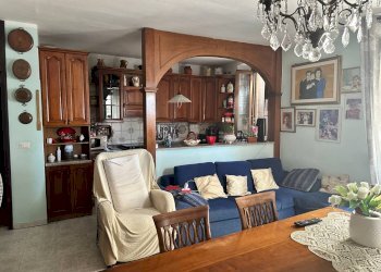 soggiorno - Four-room apartment via Cottolengo
 
39, Mondovì - photo 3