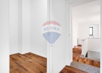 Hall / corridoio - Casa indipendente Via Alberto da Giussano
 
57, Legnano - foto 29