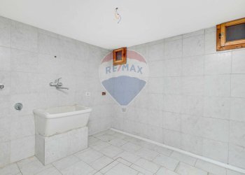 Lavanderia/Cantina - Casa indipendente Via Alberto da Giussano
 
57, Legnano - foto 30