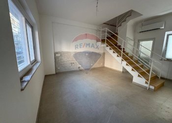 Scale - Trilocale Via Ettore Giovinale
50, Roma - foto 2