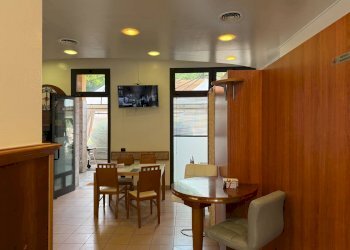 Foto 3 - Attività Commerciale Via Porro, Induno Olona - foto 3