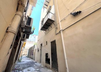 Foto 1 - Locale Commerciale Via porta di castro
 
34, Palermo - foto 1