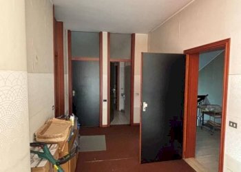 Interno palazzo - Stabile - Palazzo via Tonale, 10, Samarate - foto 15