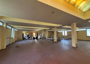 Interno non residenziale - Stabile - Palazzo via Tonale, 10, Samarate - foto 19