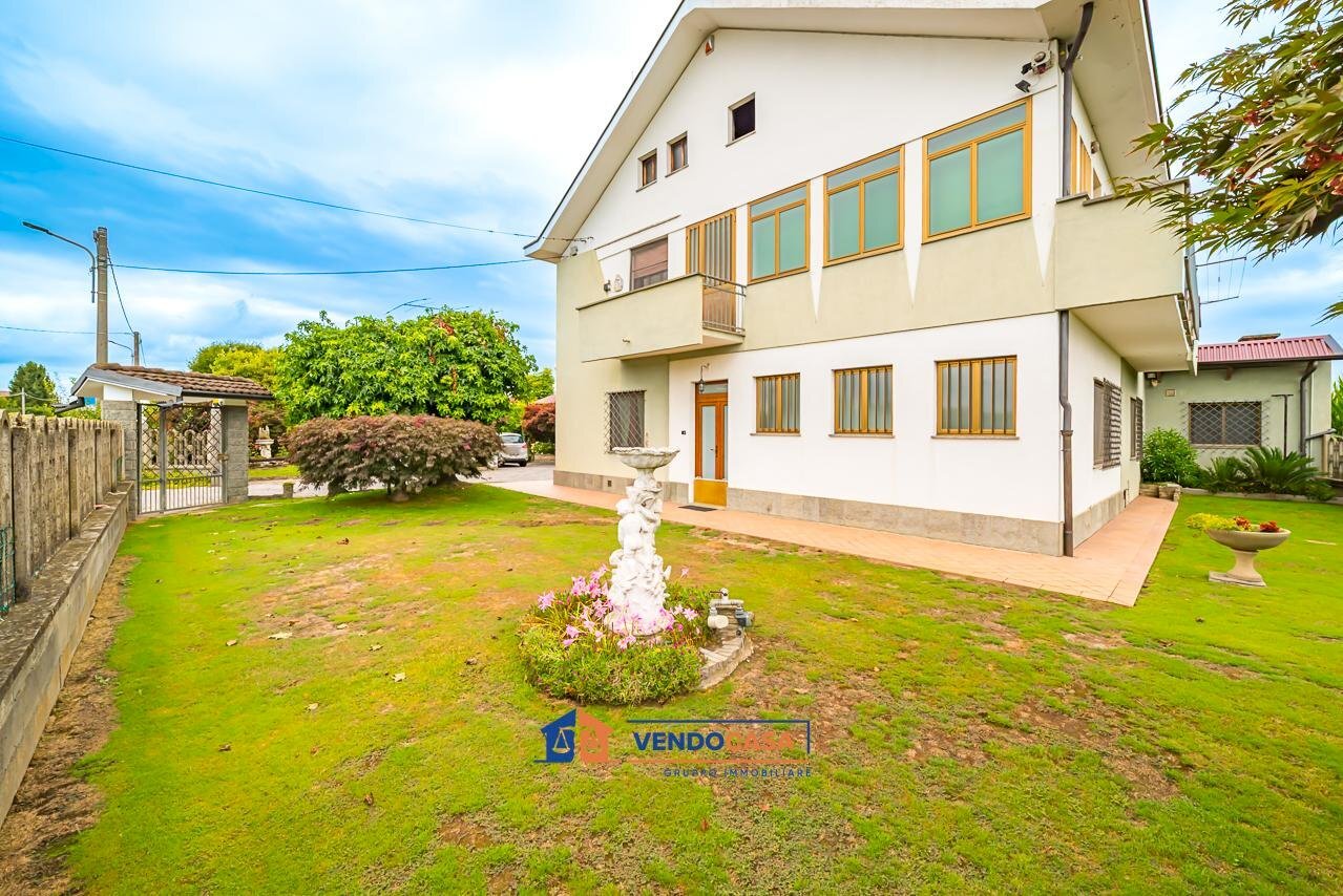 Independent house Casalgrasso - photo 3