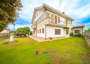 Independent house Casalgrasso - photo 1