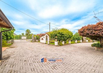 Independent house Casalgrasso - photo 4