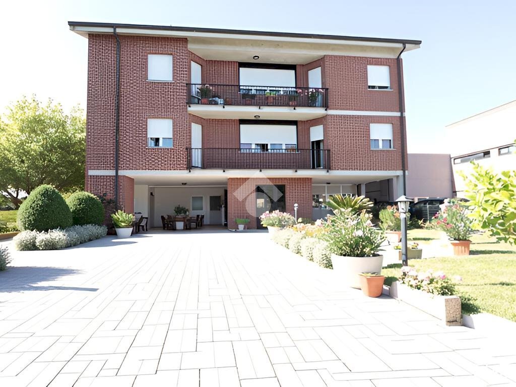 Independent house Via Luigi Einaudi, Alessandria - photo 1