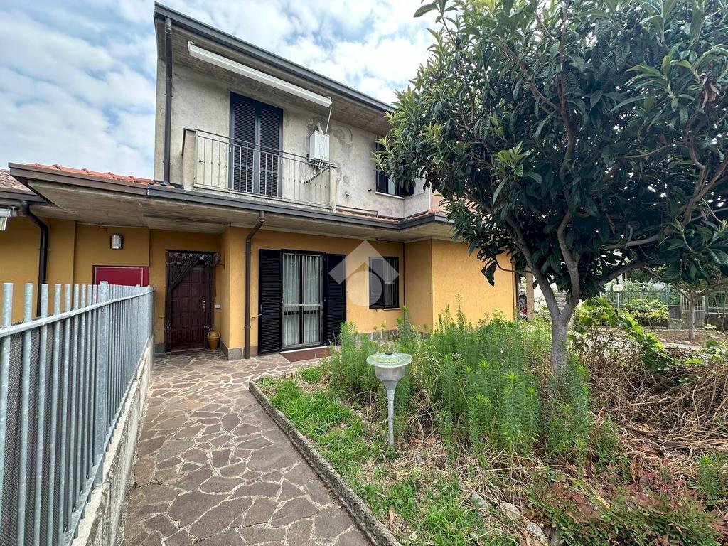 Portion of a house Via F. Cervi, Pozzo d'Adda - photo 1