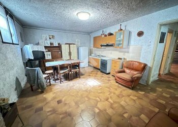 Portion of a house Via F. Cervi, Pozzo d'Adda - photo 24