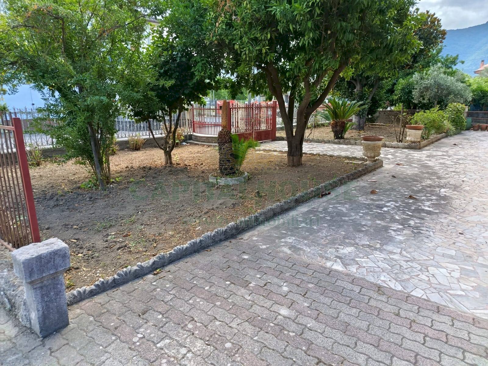 Foto 1 - Villa via Leone, Montoro - foto 1