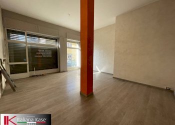 Foto 2 - Shop corso italia, Gassino Torinese - photo 2