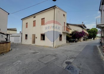 Casa all\'aperto - Casa semi indipendente Via Orientale
 
35, Treglio - foto 2