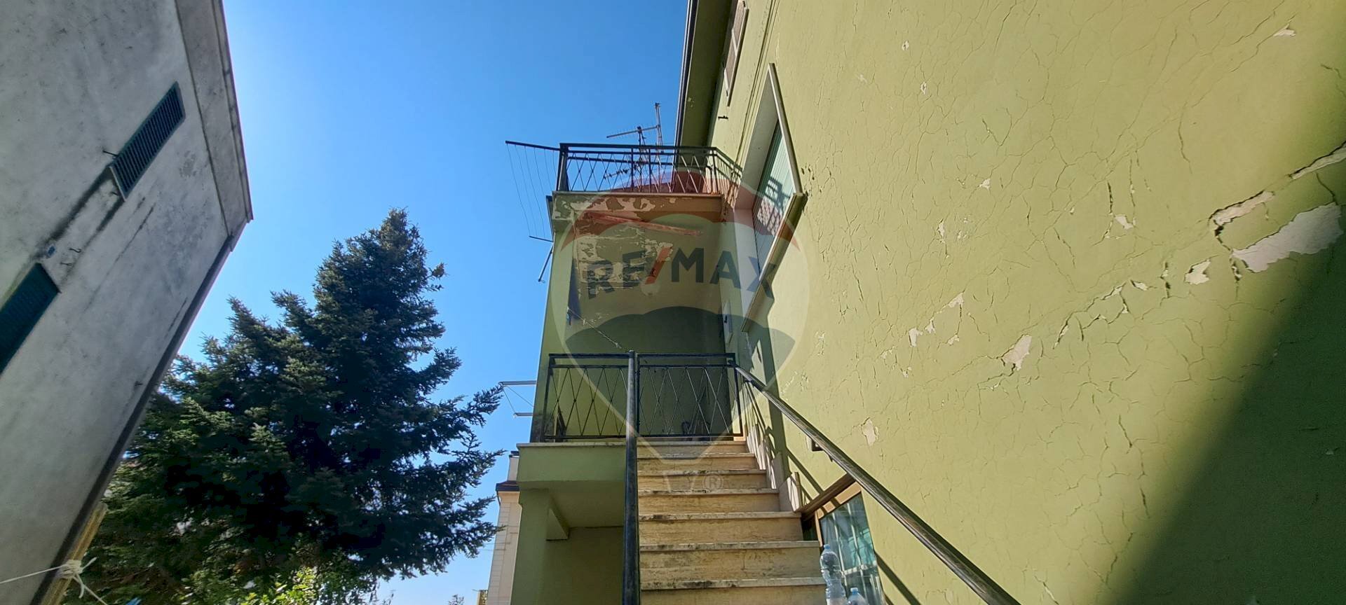 Scale - Villa Bifamiliare Via Ovidio Publio Nasone
 
21, Castel Frentano - foto 2