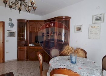 Sala da pranzo - Villa Bifamiliare Via Ovidio Publio Nasone
 
21, Castel Frentano - foto 7