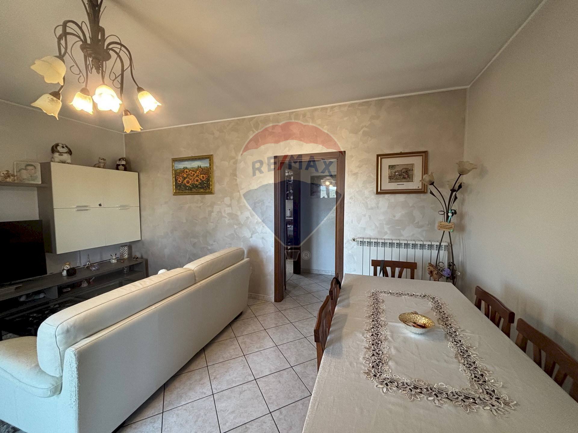 Sala da pranzo - Trilocale Via Principale
 
189, Mozzagrogna - foto 3