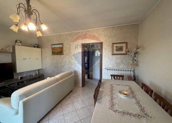 Sala da pranzo - Trilocale Via Principale
 
189, Mozzagrogna - foto 3