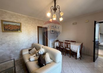 Sala da pranzo - Trilocale Via Principale
 
189, Mozzagrogna - foto 4