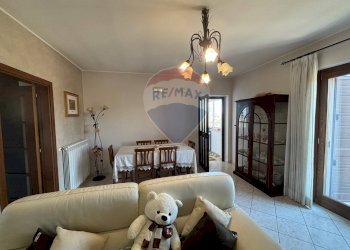 Sala da pranzo - Trilocale Via Principale
 
189, Mozzagrogna - foto 6