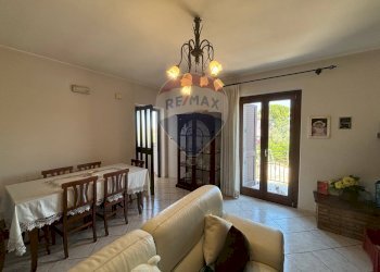 Sala da pranzo - Trilocale Via Principale
 
189, Mozzagrogna - foto 7