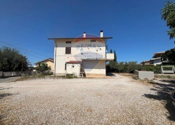 Casa all\'aperto - Trilocale Via Principale
 
189, Mozzagrogna - foto 28