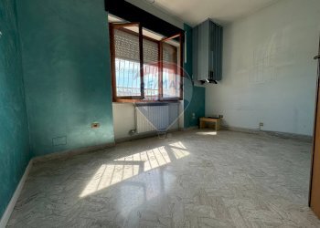 Stanza vuota - Locale Commerciale Corso Giuseppe Mazzini
130, Vasto - foto 7