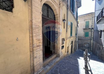 Edificio all\'aperto - Quadrilocale Salita Dei Gradoni
 
8, Lanciano - foto 25