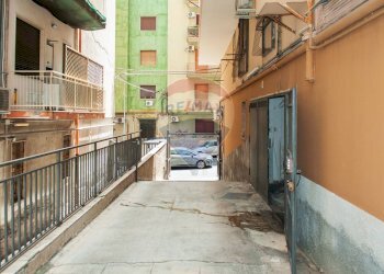 Balcone - Quadrilocale Via Etnea
 
722, Catania - foto 28