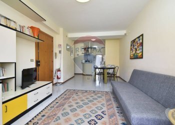 Sala da pranzo - Trilocale via spiaggia
 
21, Mascali - foto 10