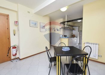 Sala da pranzo - Trilocale via spiaggia
 
21, Mascali - foto 11