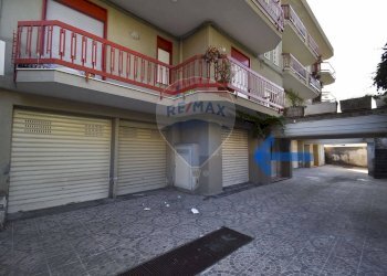 Edificio all\'aperto - Trilocale via spiaggia
 
21, Mascali - foto 33