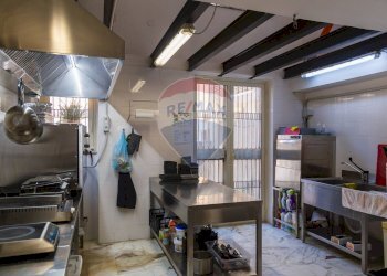 Cucina - Locale Commerciale Largo Paisiello
23, Catania - foto 47