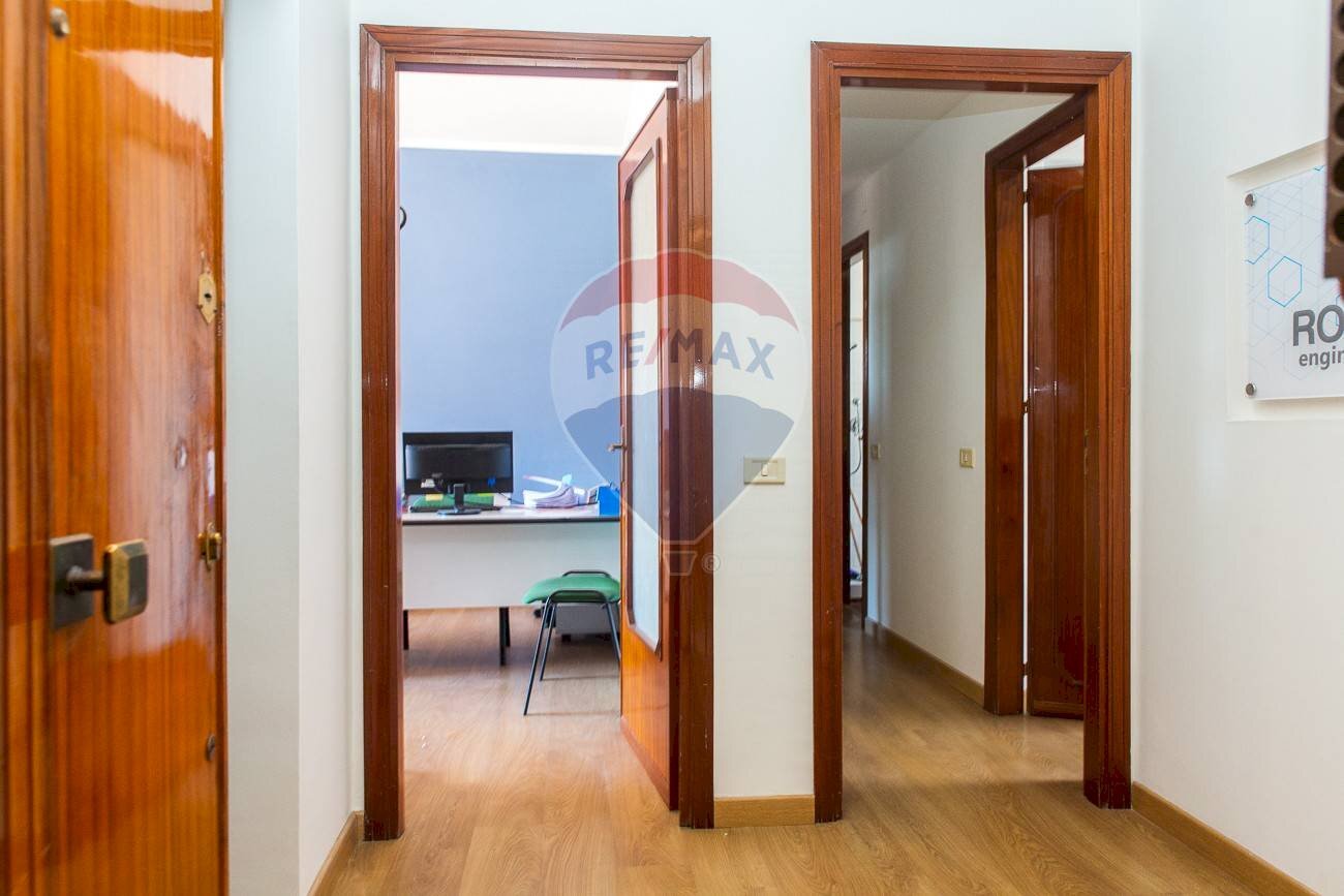 Hall / corridoio - Four-room apartment Piazza Eroi D'ungheria
7, Catania - photo 2