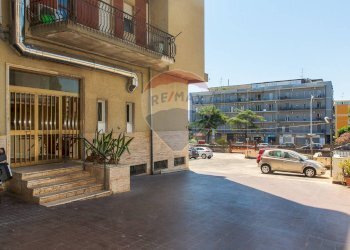 Edificio all\'aperto - Quadrilocale Piazza Eroi D'ungheria
 
7, Catania - foto 2