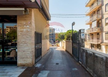 Edificio all\'aperto - Quadrilocale Piazza Eroi D'ungheria
 
7, Catania - foto 3