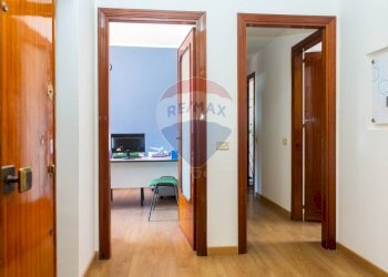 Hall / corridoio - Quadrilocale Piazza Eroi D'ungheria
 
7, Catania - foto 5