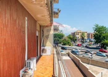 Balcone - Quadrilocale Piazza Eroi D'ungheria
 
7, Catania - foto 11