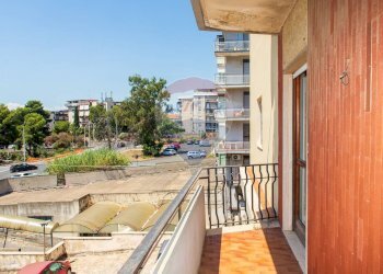 Balcone - Quadrilocale Piazza Eroi D'ungheria
 
7, Catania - foto 12